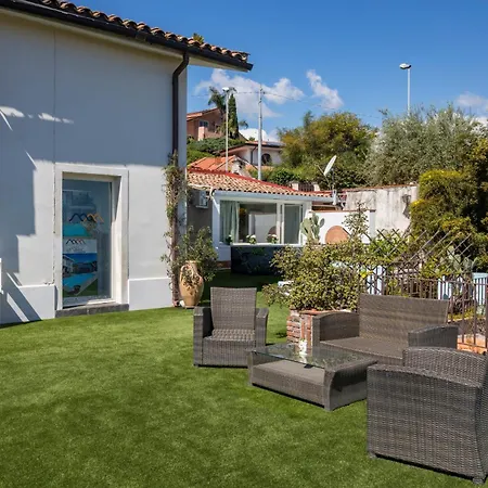 Terrazza Siciliana - *